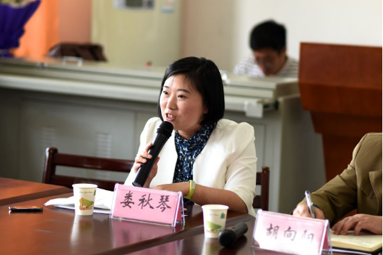 情系中南——91大神
举行“刑事辩护经验”交流会